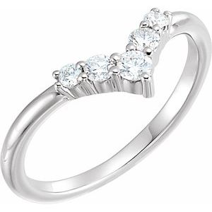 14K White 1/4 CTW Diamond Graduated "V" Ring - BN & CO JEWELRY